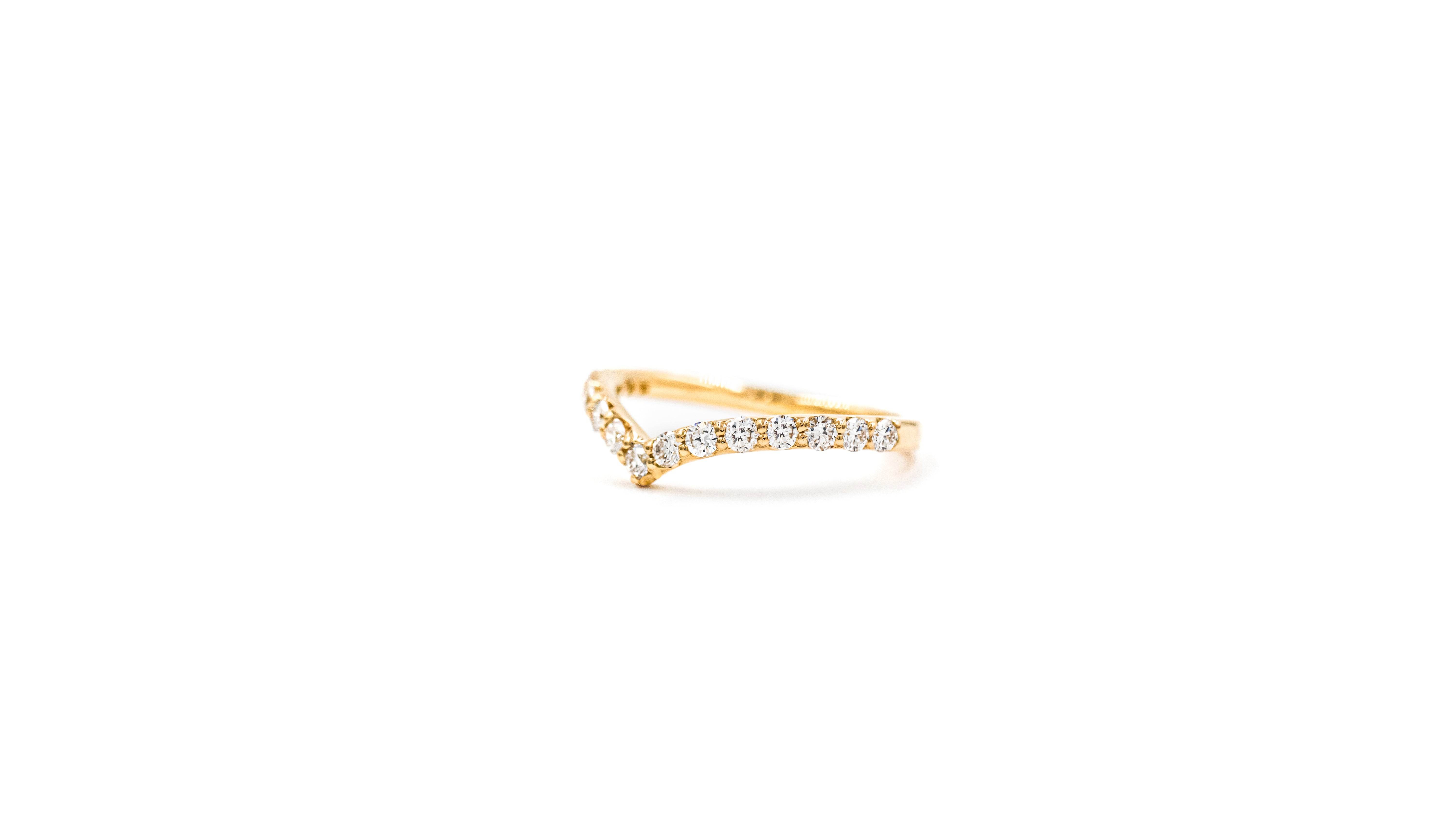 0.3 CT Diamond Chevron Ring - Candid Japan