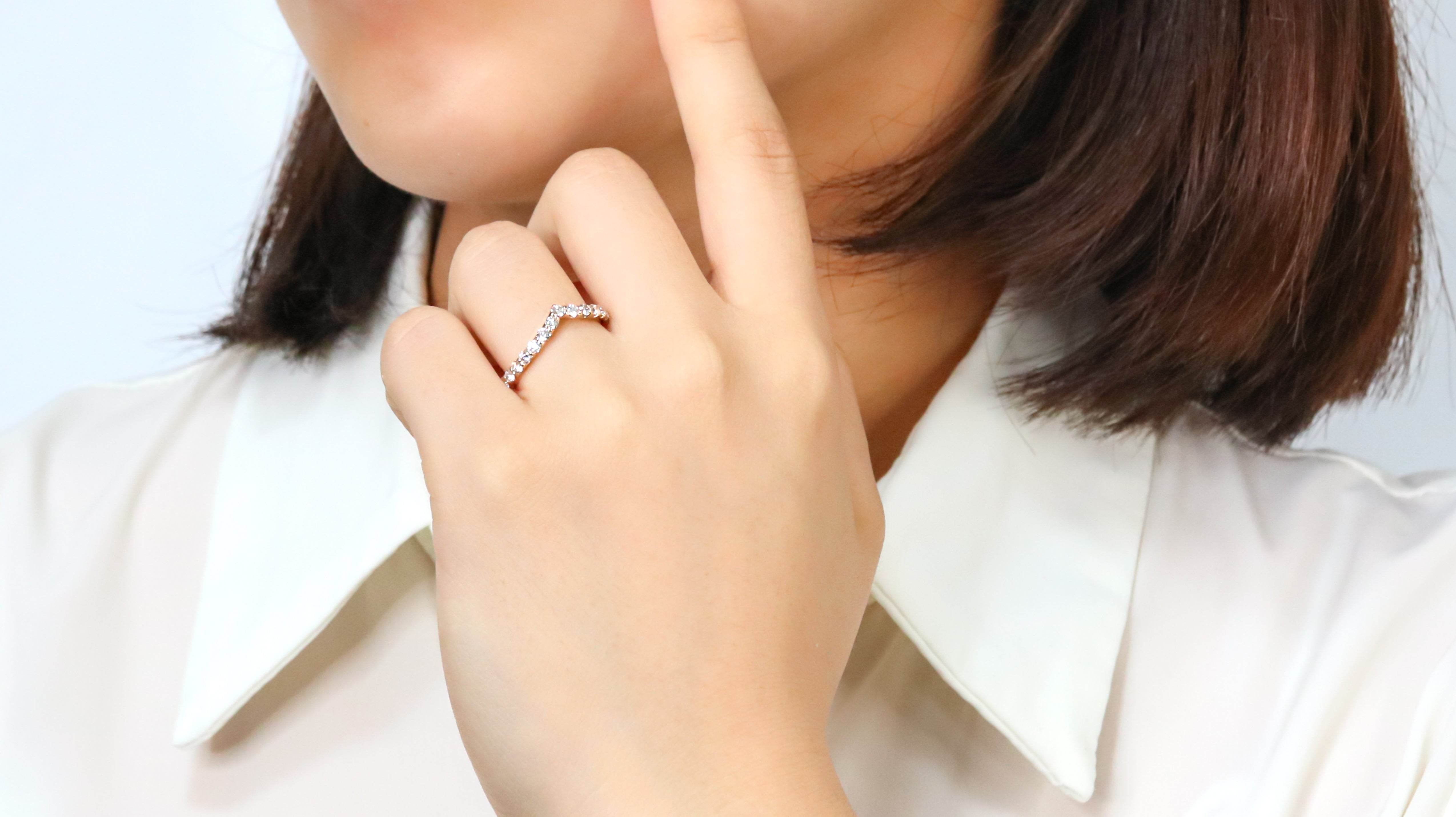 0.3 CT Diamond Chevron Ring - Candid Japan