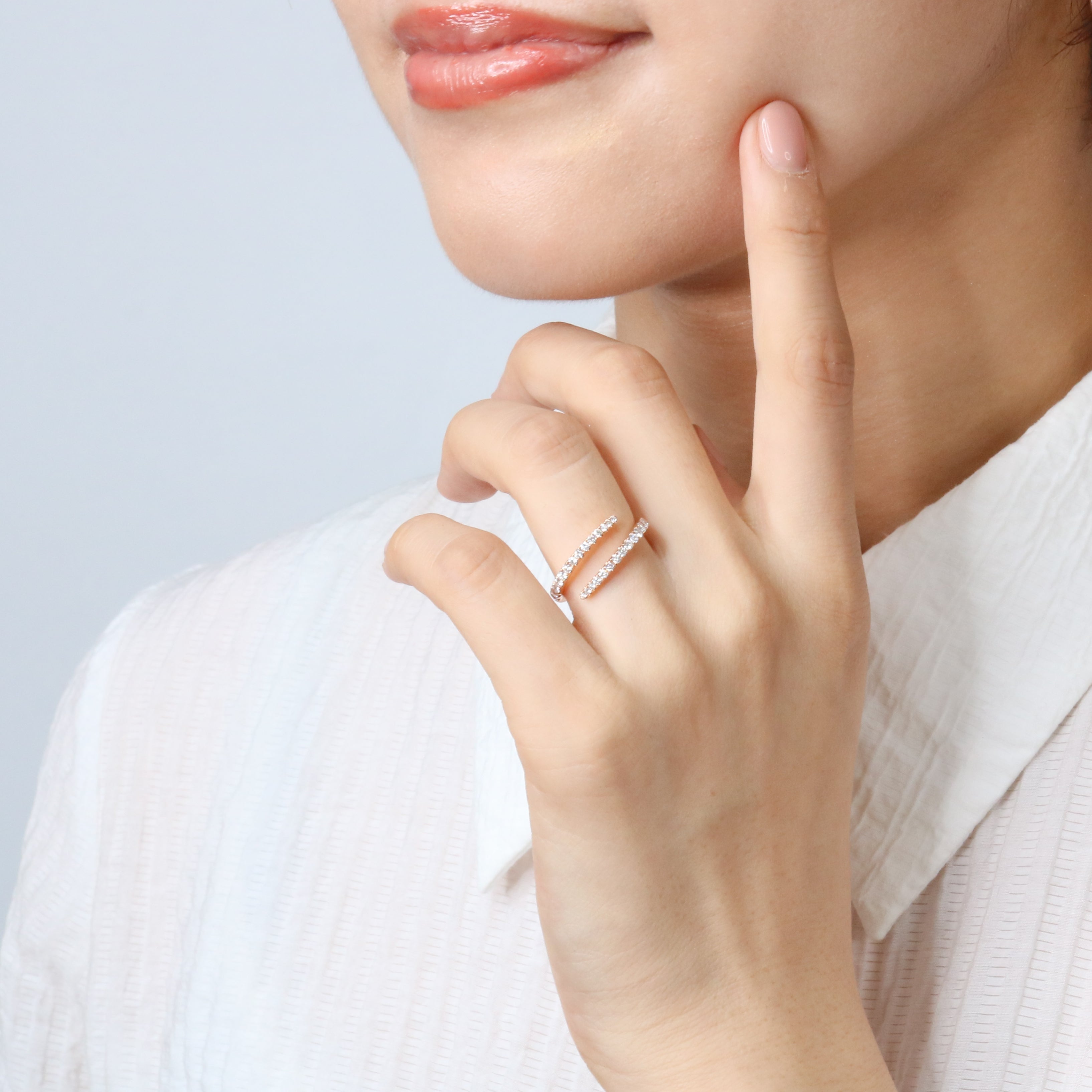 Elegant Twisted Diamond Ring