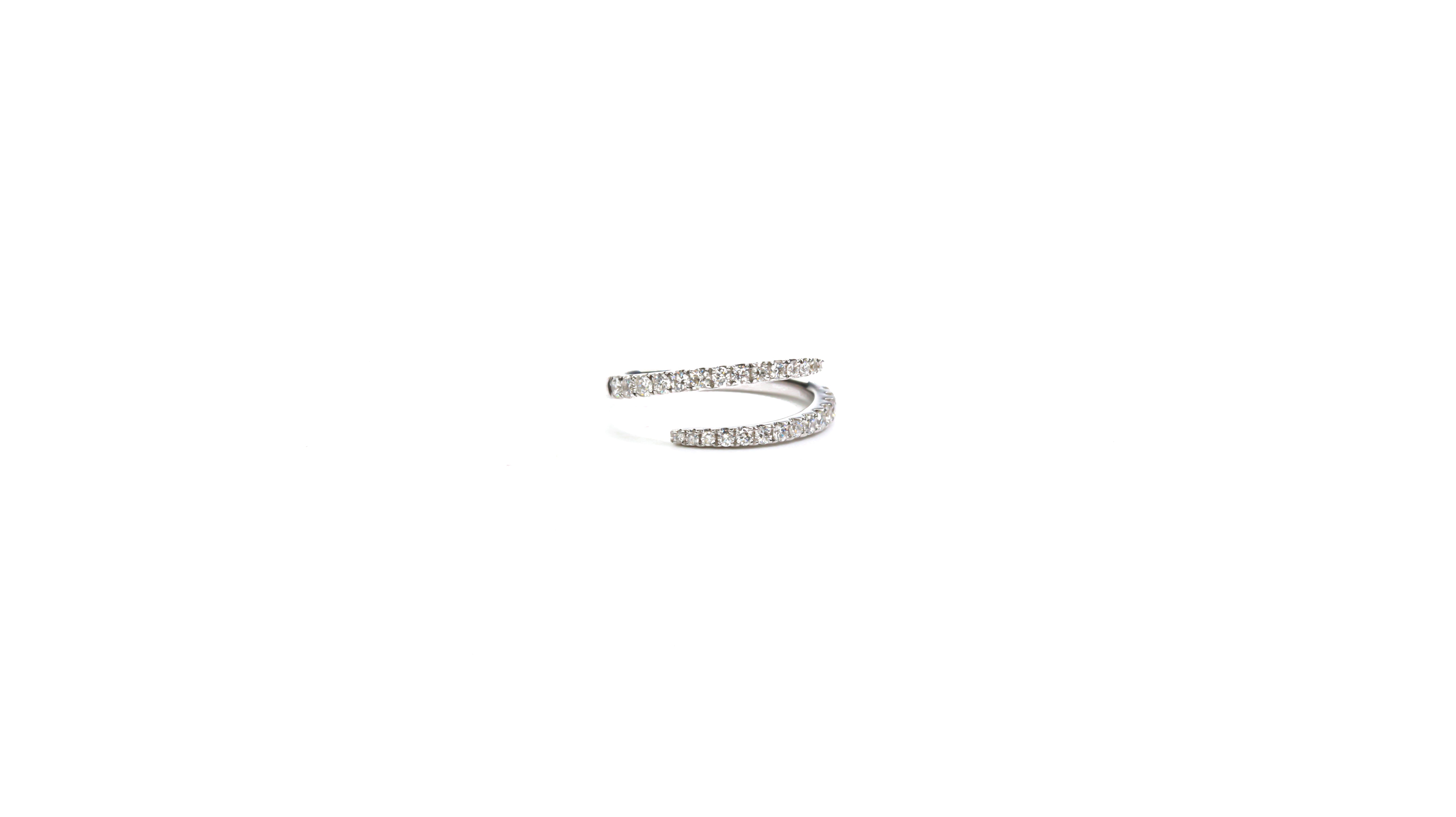 Elegant Twisted Diamond Ring