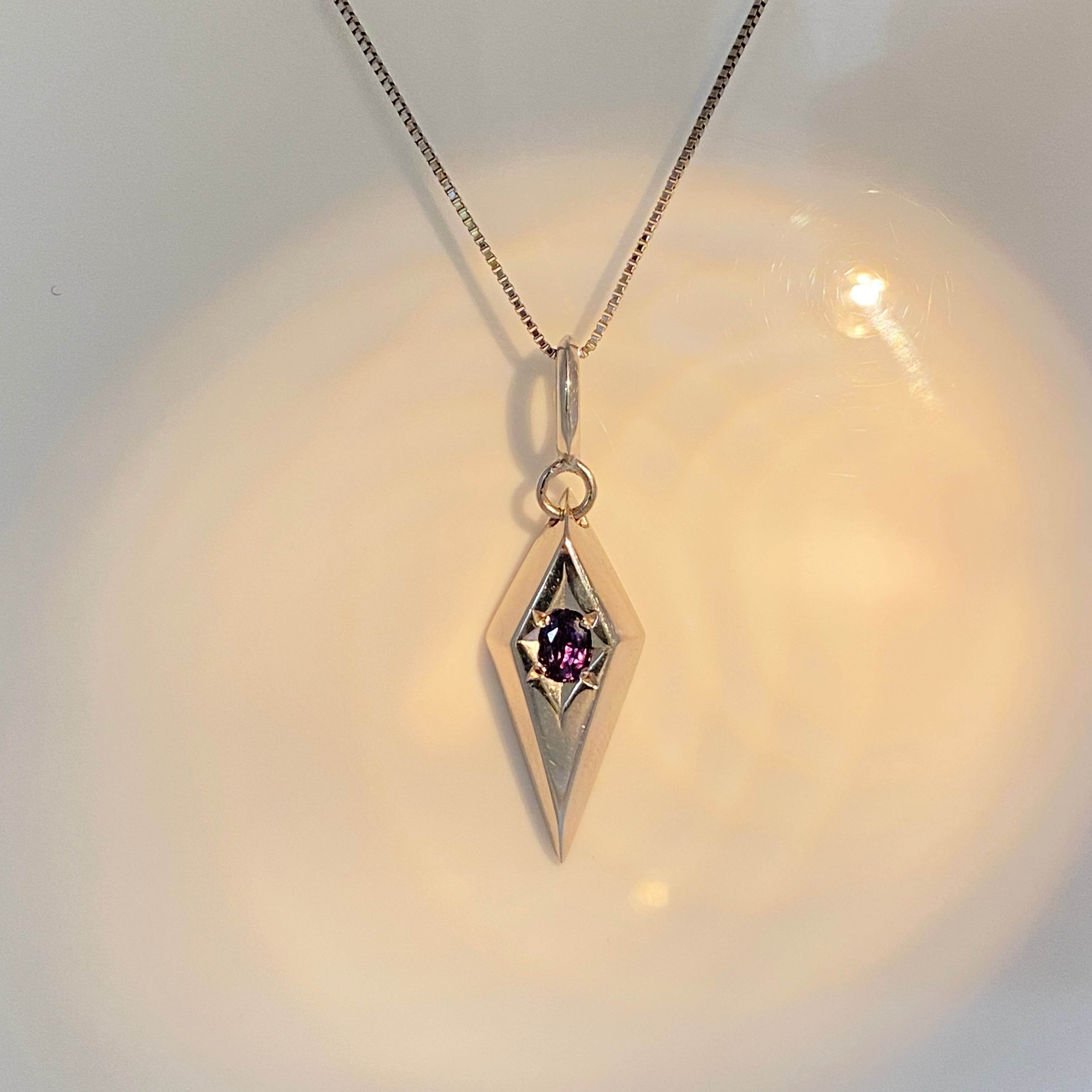 0.28ct Oval Brazil Alexandrite 18K White Gold Pendant - Candid Japan